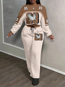 Conjunto de dos piezas de chándal de satén para mujer, estilo urbano, de invierno, con sudadera corta con capucha y cremallera, y pantalón jogger ajustado. - Product Image 3