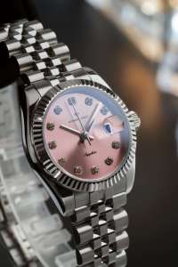 Reloj Alexander Ferros 8222S/16 con Cristal de Zafiro, Resistente al Agua 50 m, Diseño Moderno, Acero Inoxidable, Cierre de Mariposa Redondo - Product Image 6