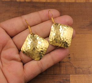 Boucles d'oreilles goutte d'eau martelées de luxe plaquées argent, bijoux artisanaux pour fiançailles et cadeaux, vente en gros - Product Image 1