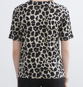 Camiseta Sublimada Transpirable con Estampado Estético, Diseño Gráfico con Patrones Mixtos para la Moda Juvenil y Estilo Urbano de EE. UU. - Product Image 2