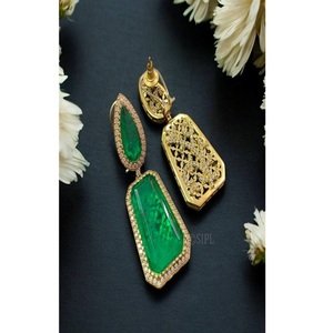 Exquisitos Pendientes de Moda con Baño de Oro y Moissanita, Diseño Kundan, para Mujeres y Chicas, Colección para Fiestas - Product Image 1