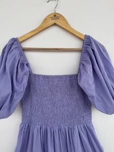 Robe longue pour femme violette à manches bouffantes, corsage smocké, coupe trapèze, en coton, ourlet évasé, couleur unie, tenue décontractée d'été, élégante et festive - Product Image 2