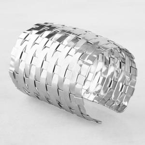 Anneaux de serviette en métal les plus vendus en argent fini avec un marteau pour un usage quotidien dans la cuisine et la décoration - Product Image 4