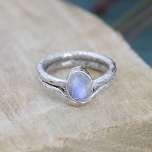 Bague ovale en pierre de lune arc-en-ciel naturelle, argent sterling 925, double bande, pierre de naissance de juin, bijoux faits à la main - Product Image 2