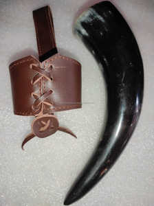 Porte-gobelet en cuir de chèvre avec corne à boire véritable polie, écologique, souvenir de la culture viking ancienne, fabriqué en Inde - Product Image 3