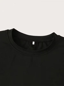 เสื้อยืดโอเวอร์ไซส์สีดำสำหรับผู้ชายแฟชั่นใหม่ ตกแต่งด้วยลายหัวใจผ้าเดนิม แขนสั้น คอกลม สไตล์ลำลอง ผ้าฝ้ายทอ 100% - Product Image 4