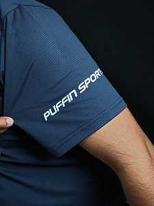 T-shirt sportif à manches courtes pour homme PUFFIN SPORTS, col rond, séchage rapide, polyester tricoté, coupe classique avec logo imprimé sur le devant - Product Image 6