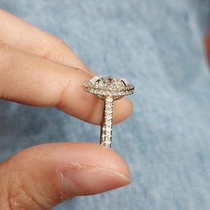 Anillo de compromiso de lujo con diamante ovalado de 3 quilates para mujer, oro blanco de 14 quilates, estilo clásico, diamante natural certificado por GIA, engaste halo. - Product Image 6