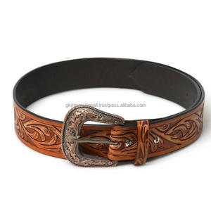 Ceinture en cuir pour homme, style western, gravée à la main avec des motifs floraux, personnalisable, boucle en laiton réglable, design de créateur. - Product Image 4