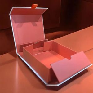 Vietnam Manufacturer Wholesale Custom Collapsible Rigid Boxes <b>Flat</b> <b>Packed</b> Bespoke Brand Printed Magnetic Paper Packaging <b>Box</b> - Product Image 4