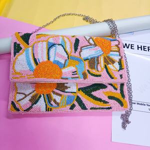 Bolsa de Almacenamiento Colgante Hecha a Mano con Cuentas, Diseño Floral Colorido, Elegante, Multiusos, con Correa de Cadena, Ecológica, Perfecta para Fiestas - Product Image 3