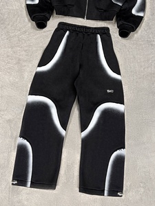 Ensemble de survêtement homme de qualité supérieure, personnalisé, épais, effet peinture pulvérisée, avec sweat à capuche zippé 3D airbrush et pantalon baggy, style Cyber Street futuriste - Product Image 4