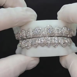 Dentaduras Postizas de Plata 925 con Incrustaciones de Diamantes Moissanite, Estilo Hip Hop, con Diamantes de Corte Redondo para Dientes Superiores e Inferiores - Product Image 5