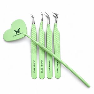 Pinzas para Extensión de Pestañas RMI Lash Supplies, Color Verde Claro, Punta Puntiaguda, Antimagnéticas, de Acero Inoxidable, para Uso en Pestañas - Product Image 1