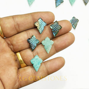 Pierre précieuse naturelle en labradorite sculptée en forme de cerf-volant, pierre de labradorite sculptée à la main pour la fabrication de bijoux en gros - Product Image 1