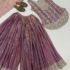 Conjunto de traje Sharara de seda pesada de diseñador con bordado de lentejuelas de 5 mm y dupatta bordada a juego, listo para usar - Product Image 2