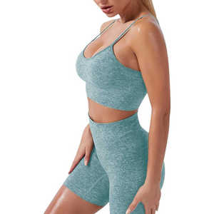 Ensemble de yoga 2 pièces pour femmes, haut court sans couture à taille haute et short, couleur unie, respirant, vêtements de sport, fabrication sur mesure par Twin City - Product Image 4
