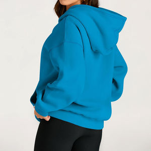 เสื้อฮู้ดดี้โอเวอร์ไซส์สีน้ำเงินรอยัลสำหรับผู้หญิง สั่งทำขายส่งจากสหรัฐอเมริกา เสื้อคลุมมีฮู้ดลำลองสำหรับฤดูหนาว สไตล์สตรีทแบบสบายๆ จากโรงงานผู้ผลิตแฟชั่น - Product Image 3