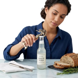 Abridor de Botellas de Lujo Ecológico de Madera y Latón con Diseño de Sirena, Accesorio de Bar Reutilizable para Cerveza, Refrescos y Vino - Product Image 2