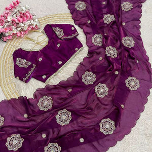 ผ้าไหมซารีแบรนด์ Fendy ดีไซน์หรูหรา พร้อมเสื้อคลุมสุดสง่างาม ทันสมัย มีสไตล์ โดดเด่น สะท้อนวัฒนธรรมอินเดีย ล่าสุด ทันสมัย เหมาะสำหรับงานปาร์ตี้ สำหรับผู้หญิง - Product Image 1