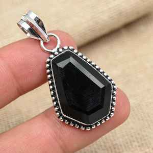 Pendentif en argent sterling 925 en forme de cercueil avec spinelle noire unique, fait main, minimaliste, cadeau de mariage - Product Image 3