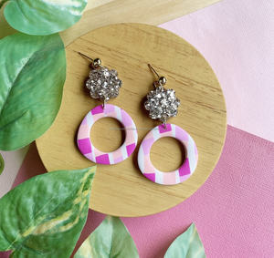 Pendientes de resina redondos modernos de lujo más vendidos, dijes de joyería chapados en oro, accesorios elegantes para bodas o regalos - Product Image 2