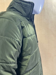 Veste matelassée pour homme, vert olive, col montant, fermeture éclair, coupe-vent, veste d'hiver décontractée, coupe régulière, rembourrage en polyester - Product Image 5