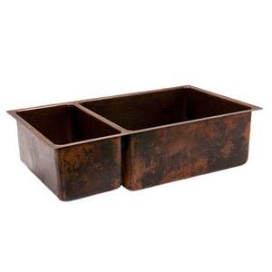 Évier de cuisine en cuivre style ferme avec façade classique et texture martelée pour les aménagements intérieurs rustiques - Product Image 3