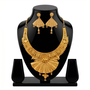 DIVYORO Ensemble collier et boucles d'oreilles classiques pour femme en alliage de cuivre plaqué or, longueur réglable, léger, pour toutes les saisons - Product Image 1