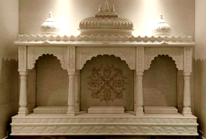 Templo de Mármol Mandir Tallado a Mano con Patrón Vertical, Diseño Indio, Altar Decorativo para el Hogar, Forma Irregular - Product Image 4