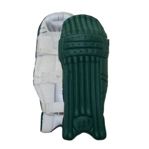 Protège-tibias de cricket légers avec une protection renforcée des genoux pour les joueurs amateurs et professionnels - Product Image 3