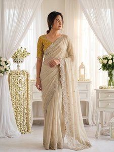 Sari de Seda Crema Elegante de AARA Fashion con Bordado Dorado, Blusa Amarilla, para Bodas y Ocasiones Especiales, Tradicional, Largo hasta el Suelo, de Gujarat - Product Image 3