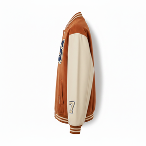 Chaqueta Varsity para Hombre Urban Syndicate, Color Marrón Beige, Parches Bordados con la Letra S, Estilo Preppy, Corte Regular para Otoño - Product Image 3