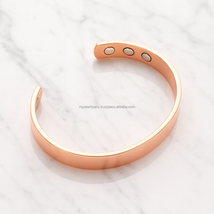 Royal Artisans BG773 Bracelet manchette magnétique en cuivre fait à la main pour hommes femmes soulagement de la douleur thérapie de guérison réglable or Rose - Product Image 1