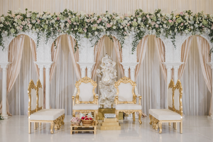 Sillas Mandap de Madera Tratada Estilo Vintage para Bodas del Sur de Asia, Sillas Vedi Personalizadas, Juego de Sillas Mandap para Bodas Reales - Product Image 2