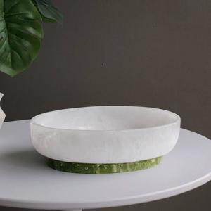 Bol de luxe artisanal indien en résine, fabriqué ici, pour la décoration de dîners, mariages, événements et fêtes. - Product Image 1