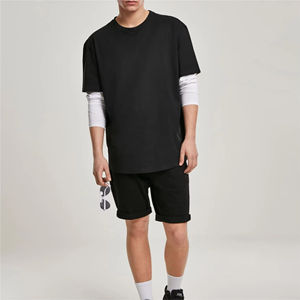 Camiseta Negra Extra Grande para Hombre con Capa Blanca de Manga Larga, Cuello Redondo, Color Sólido, Tejido Casual, 100% Algodón - Product Image 3