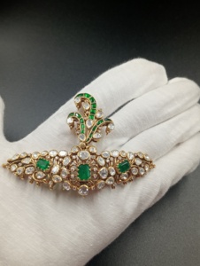 AMAIRA JEWELS <b>Gold</b> Plated Peacock Design Brooch Emerald Cut Crystal Rhinestones Unisex Party Jewelry Accessory Wedding Fashion - Product Image 1