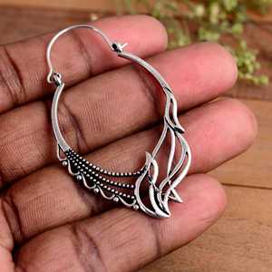 Pendientes Colgantes de Aro Tribales Bohemios Hippies de Plata de Ley 925 Hechos a Mano con Diseño de Hoja y Pluma Oxidada, Joyería de Regalo para Fiesta de Mujer - Product Image 4