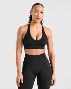 Conjunto de Yoga de 2 Piezas Negro, Top Corto Línea Y, Leggings de Cintura Alta hasta la Rodilla, Sin Costuras, Color Sólido, Spandex, Poliéster, X Sports City OEM - Product Image 6