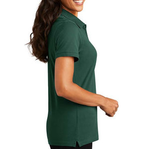 Chemise polo pour femmes de couleur verte, logo personnalisé OEM, manches courtes, streetwear d'été, chemise polo décontractée pour femmes - Product Image 2