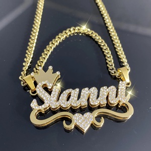 Pendentif personnalisé en moissanite avec calligraphie arabe, couronne, or jaune 14 carats, cadeau d'anniversaire pour femme - Product Image 3