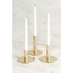 Porte-bougie conique en cuivre de style nordique minimaliste de luxe, candélabre géométrique moderne en métal pour centre de table et décoration intérieure - Product Image 3