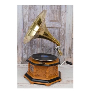 Gramófono Hecho a Mano Estilo Hexagonal con Bocina de Latón, Acabado Dorado, Reproductor de Música, Pieza Única y Especial para Decoración del Hogar - Product Image 1