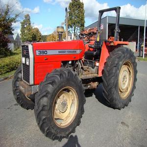 Tracteur MF 390 4x4 18 CV d'occasion de qualité supérieure à prix de gros – Équipement agricole avec livraison rapide, incluant moteur, pompe et composants essentiels - Product Image 4