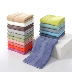 OEM Wholesale Cotton <b>Towels</b> Low Price Heavy GSM Ultra Absorbable Quick Dry Soft and Smooth Luxury <b>Bath</b> <b>Towels</b> Bulk Order Supply - Product Image 5