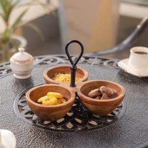 Bol de service à collation artisanal moderne de luxe à 3 compartiments avec poignée en métal noir, sans BPA, compatible lave-vaisselle, idéal pour les fêtes - Product Image 1