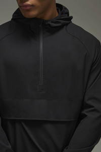 Veste coupe-vent à demi-zip pour homme, personnalisable avec logo, très demandée, en tissu softshell léger et résistant à l'eau. - Product Image 4