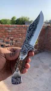Couteau de chasse à lame fixe à pointe gravée et à bord droit, avec manche à motifs, fait main et personnalisé - Product Image 3
