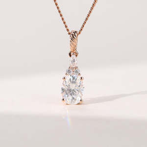 Pendentif élégant en diamant de laboratoire taille ovale avec chaîne, en or, or rose, or blanc, argent, certifié IGI, design raffiné pour femme - Product Image 1